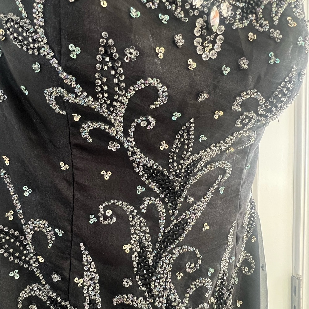 Elegant Black Strapless Prom Dress with Lace up Back - Picture 2 of 7